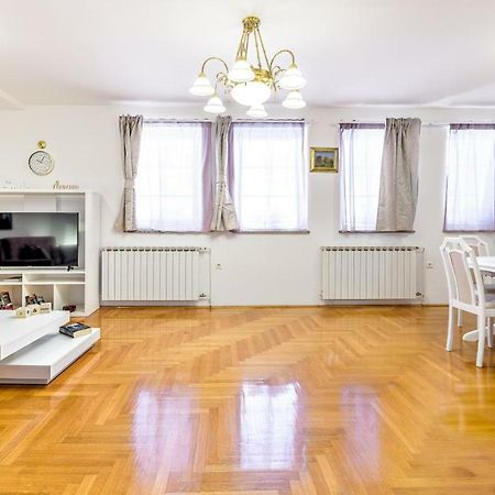 Central Apartment Smiley - Free Parking Загреб Экстерьер фото