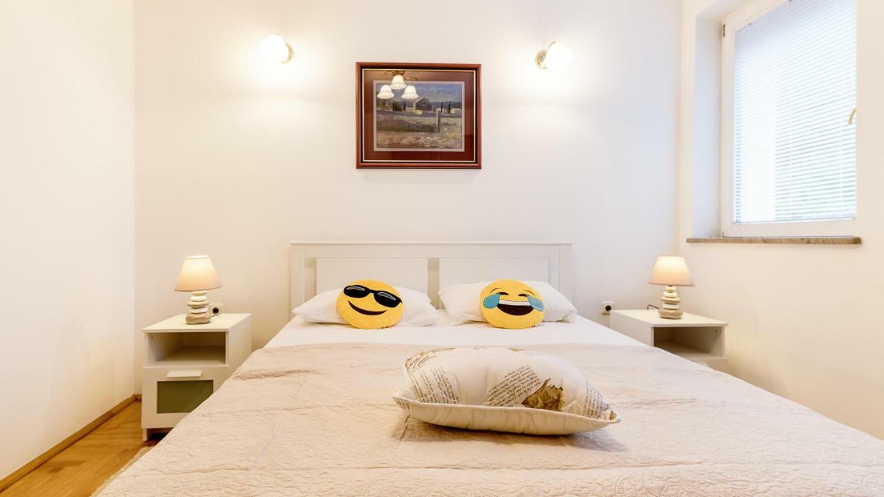 Central Apartment Smiley - Free Parking Загреб Экстерьер фото