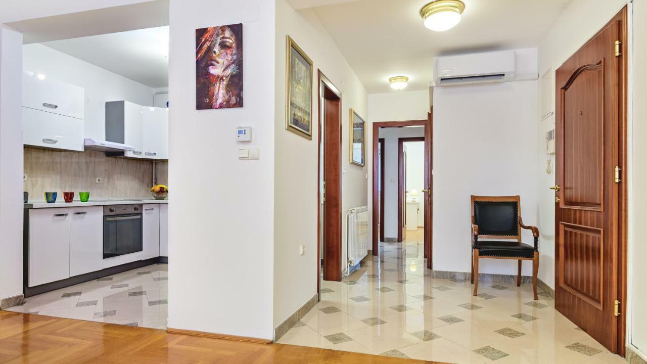 Central Apartment Smiley - Free Parking Загреб Экстерьер фото