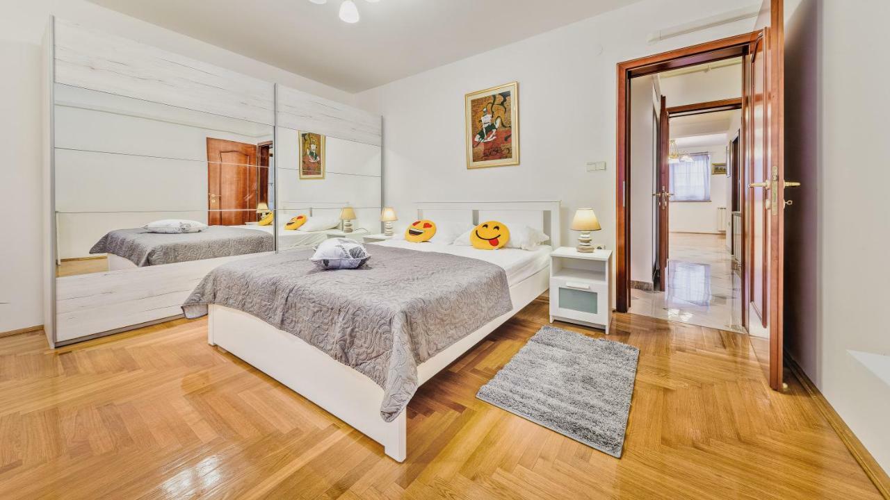 Central Apartment Smiley - Free Parking Загреб Экстерьер фото